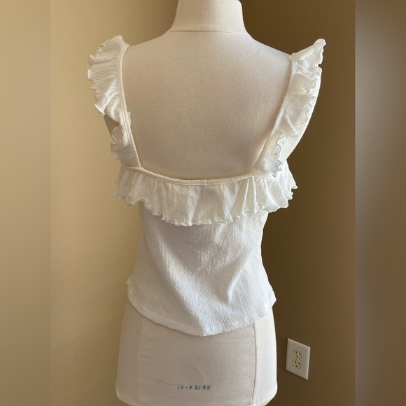 NWOT White Ruffle Detail Top - Large - Picture 3 of 5